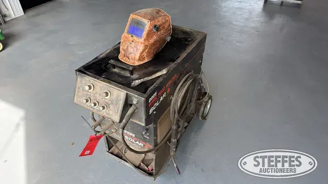 Solar 2225 wire feed welder