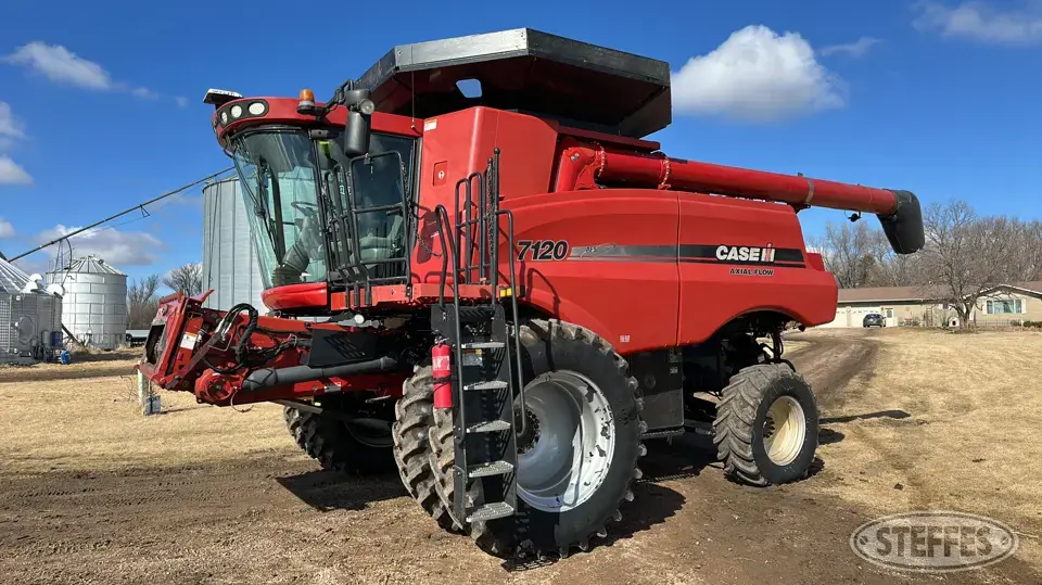2009 Case IH 7120 Combine