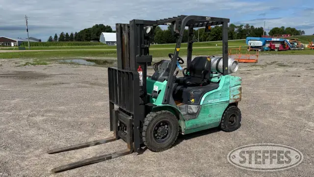 2013 Mitsubishi FG25N