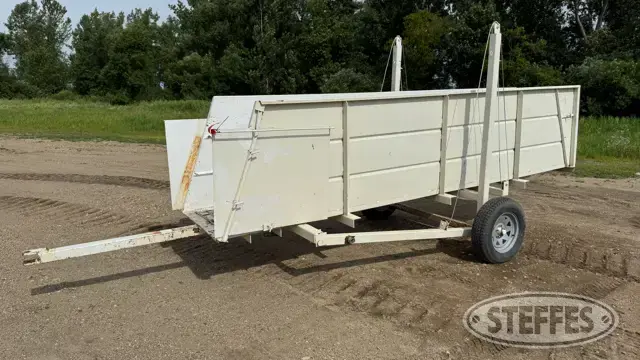 Livestock loading chute