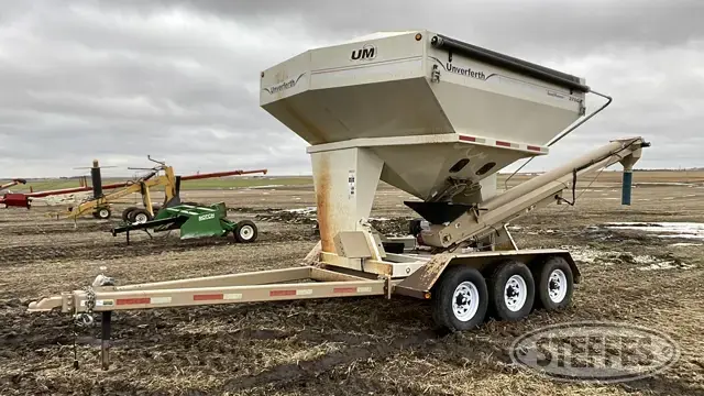 2012 Unverferth 3750 Seed Runner