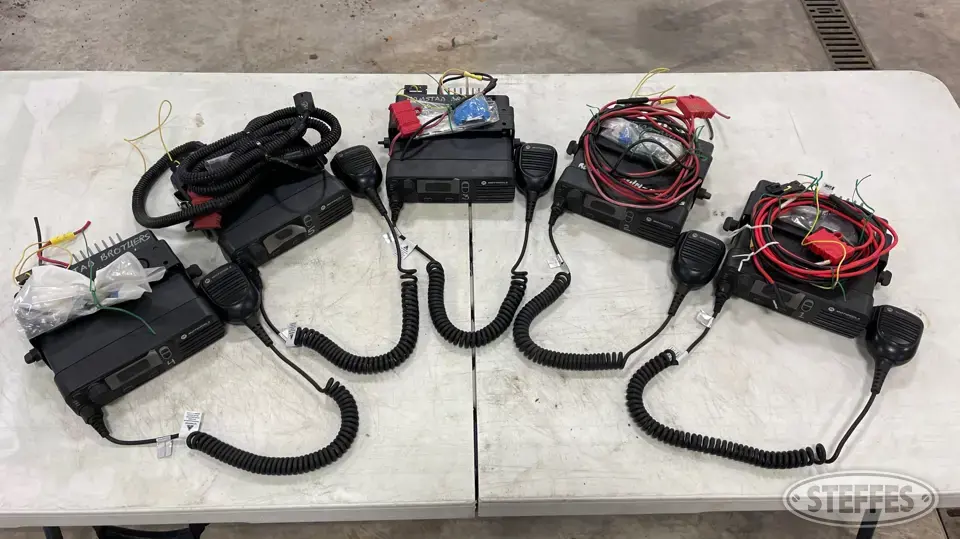 (5) Motorola UHF business band radios