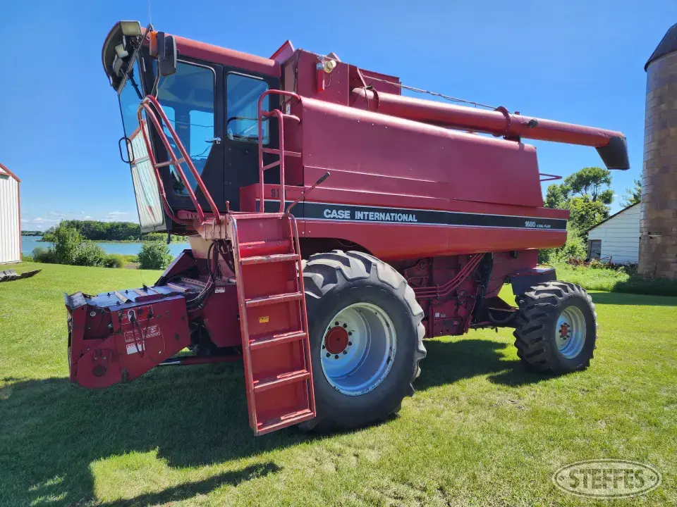 1991 Case IH 1680 Combine