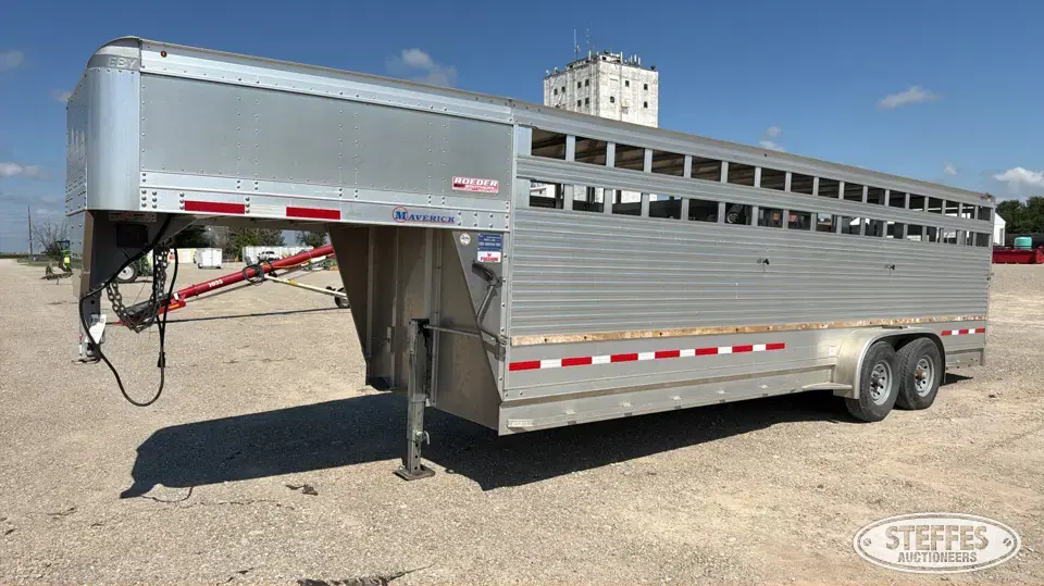 2022 EBY Maverick Gooseneck Livestock Trailer