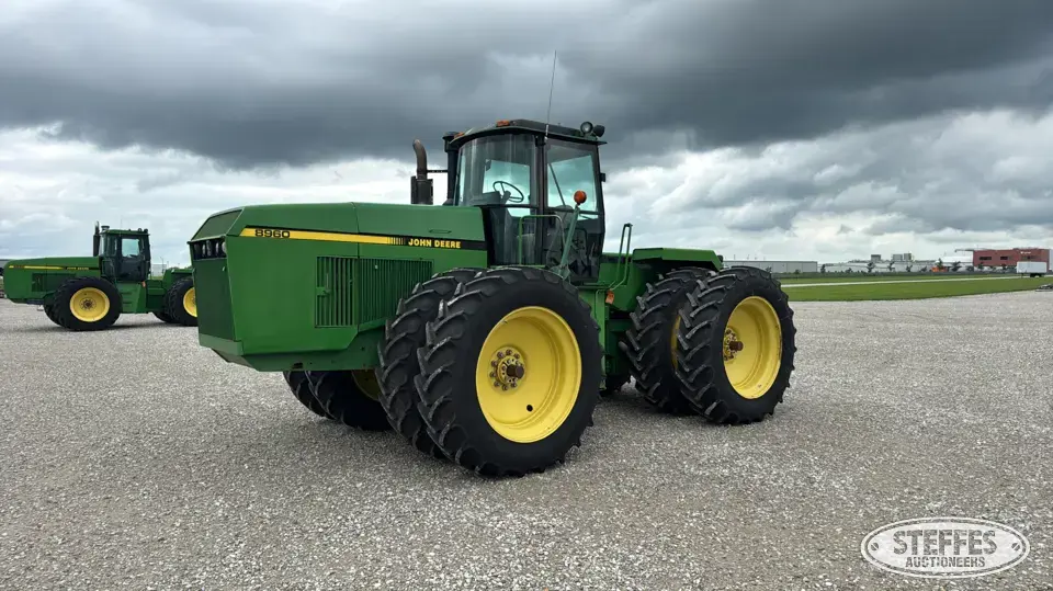 1993 John Deere 8960 4WD Tractor