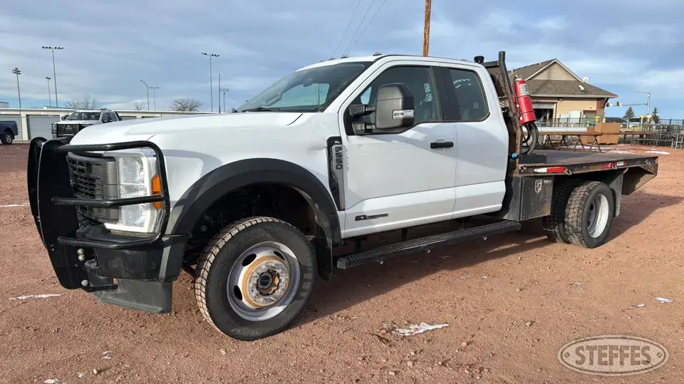 2023 Ford F-550 XL Flatbed Truck