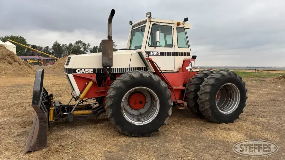 1986 Case 4690 4WD Tractor