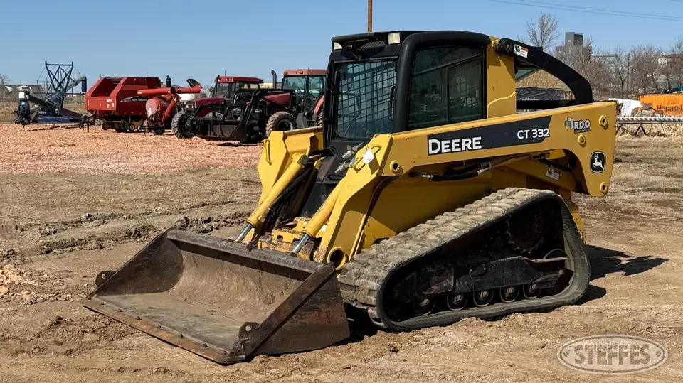 2009 Deere CT332 Tracked Skid Steer