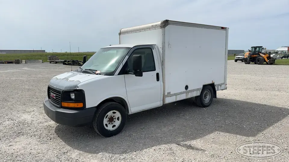 2009 GMC Savana G3500 Single Axle Boxed Truck