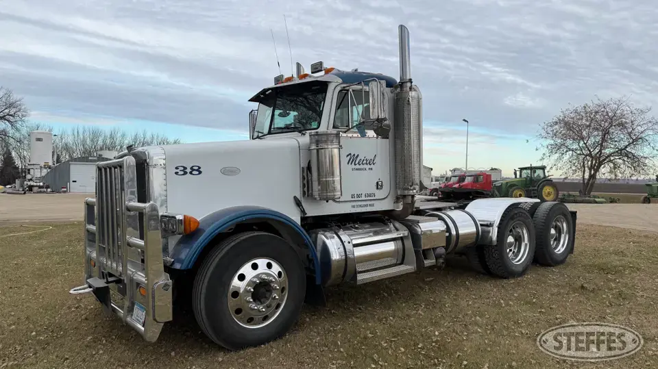 1999 Peterbilt 378 Conventional Truck without Sleeper