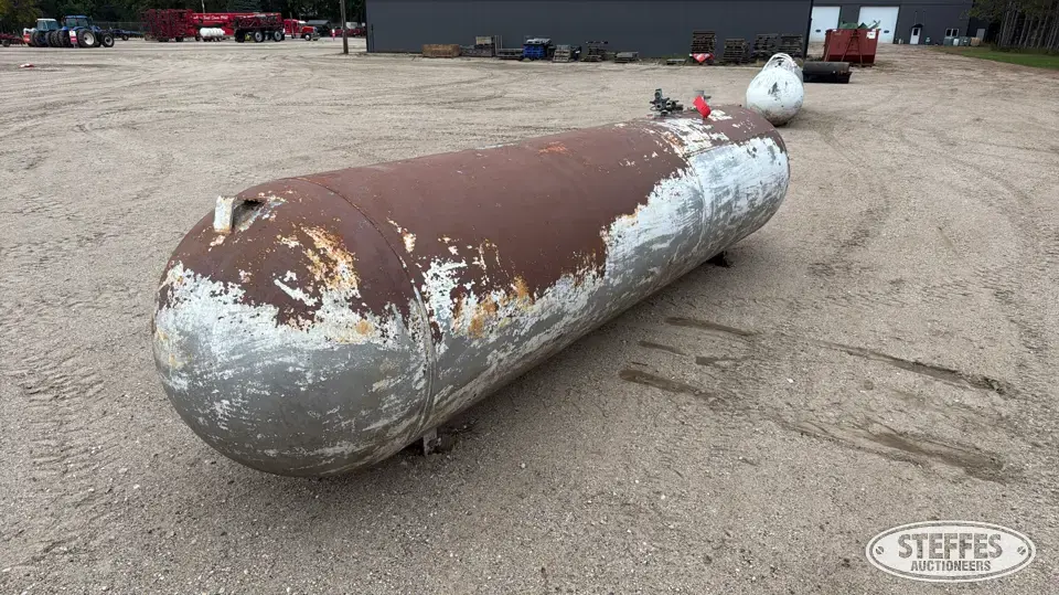 1,000 gal. LP tank