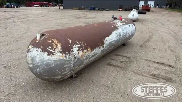 1,000 gal. LP tank