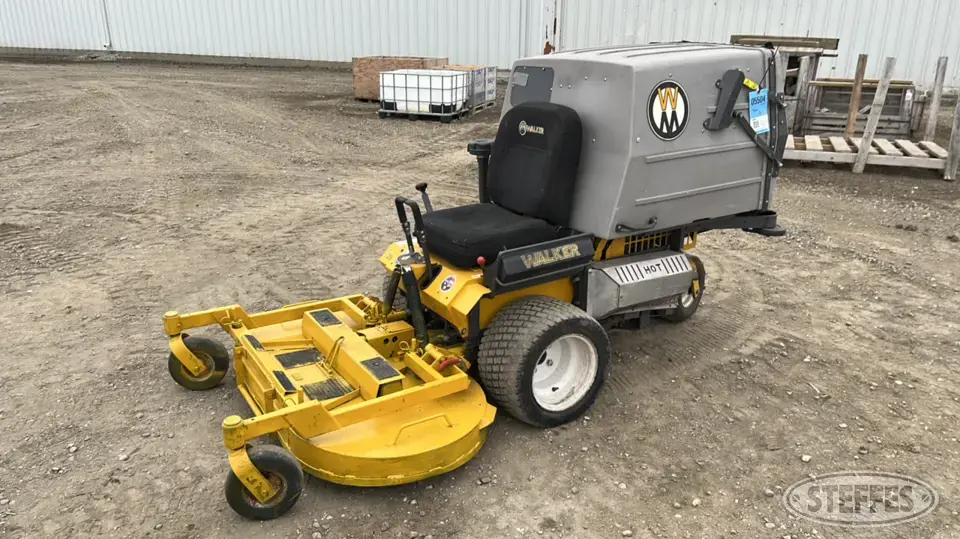 2015 Walker T25i Zero Turn Mower