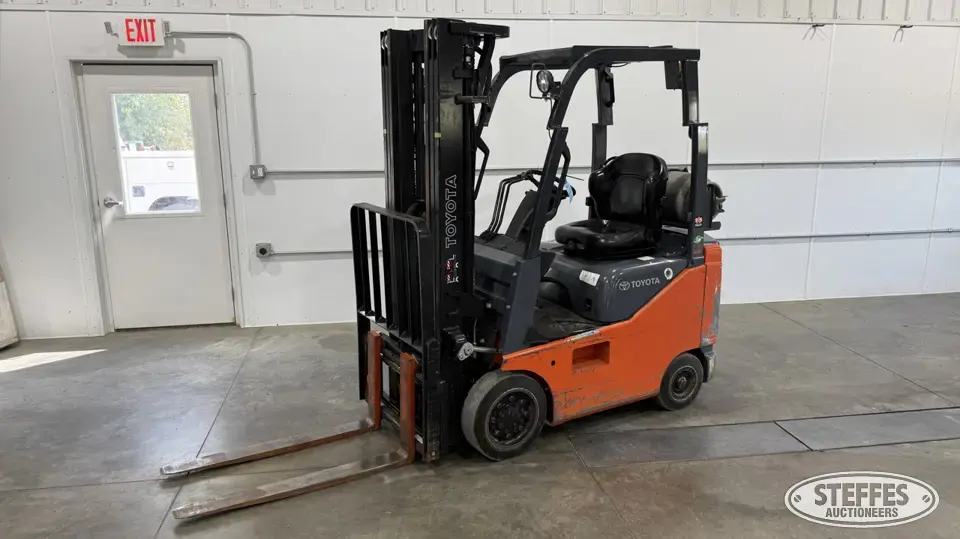 Toyota 8FGCU15 Warehouse Forklift