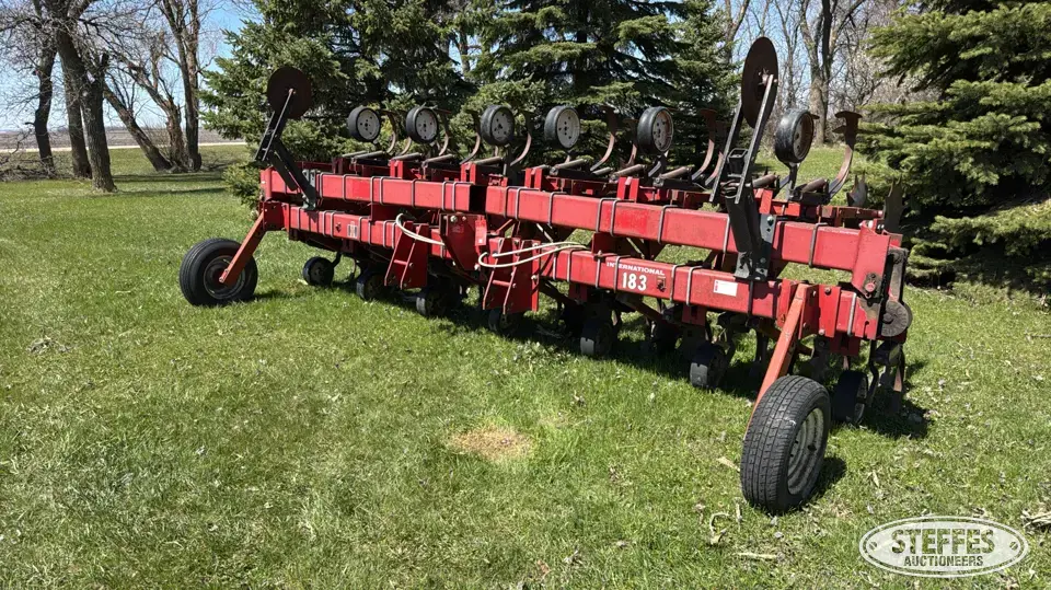 International 183 Row Crop Cultivator