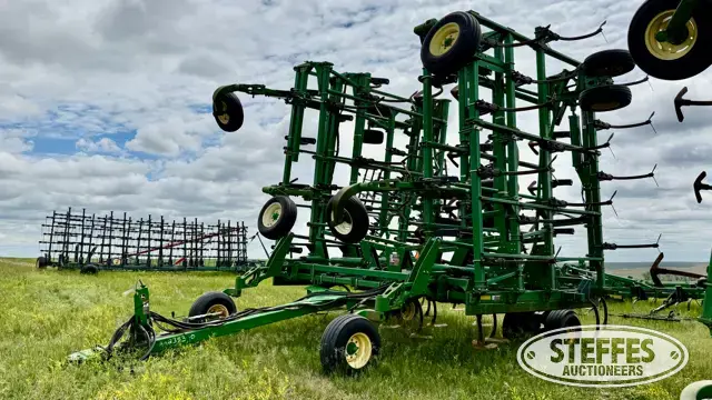 John Deere 2400