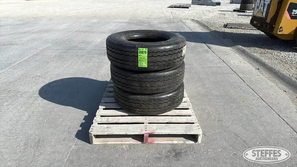 (3) Bridgestone R238 245/70R17.5 tires Truck Tire