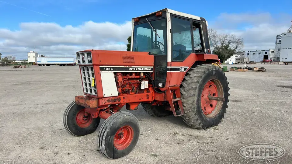 1977 International 1086 2WD Tractor