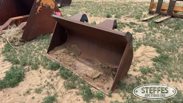 Rylind Mfg. wheel loader bucket
