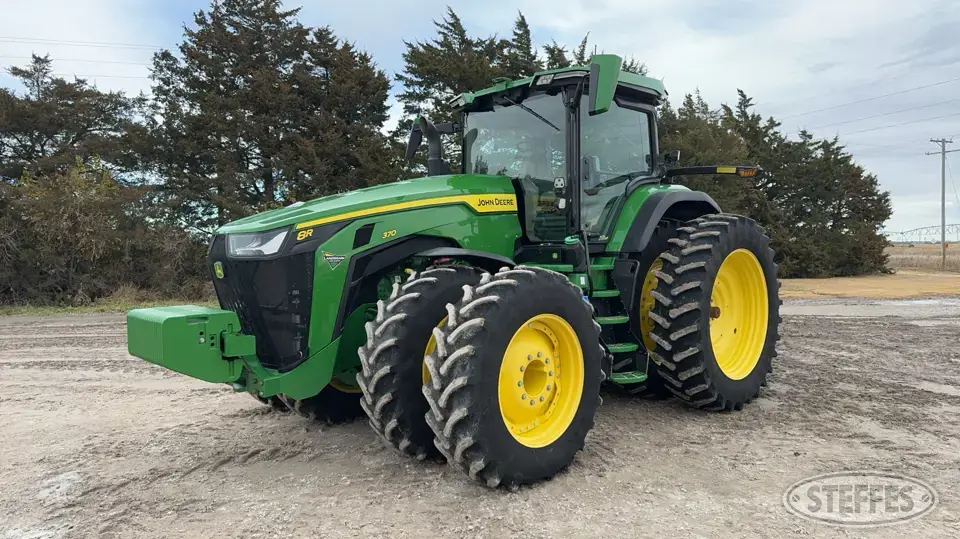 2022 John Deere 8R 370 MFWD Tractor