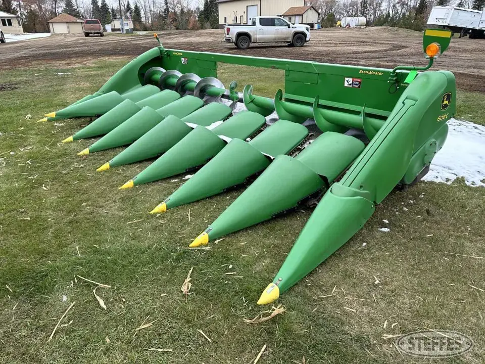 2011 John Deere 608C Stalkmaster Corn Head