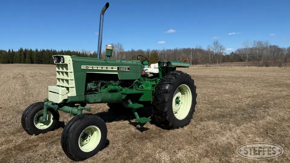 1974 Oliver 1655 2WD Tractor