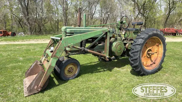 1952 John Deere B