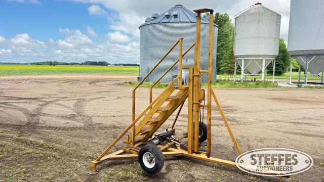 Liebrecht Mfg. portable laser transmitter trailer