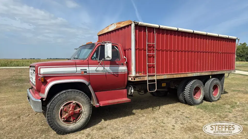 1981 GMC C7500 Grain Truck