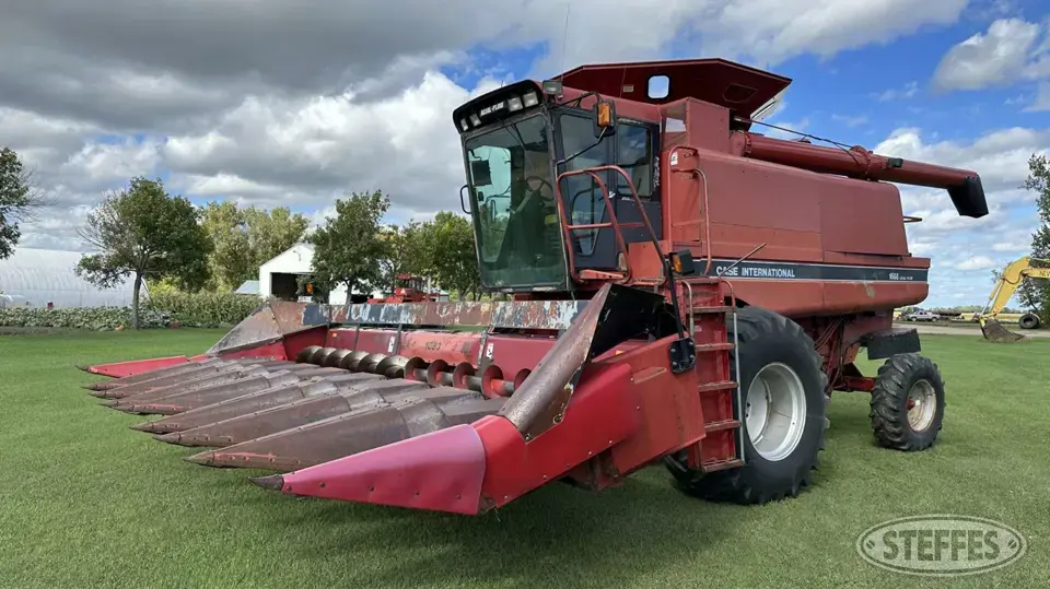 1993 Case IH 1688 Combine