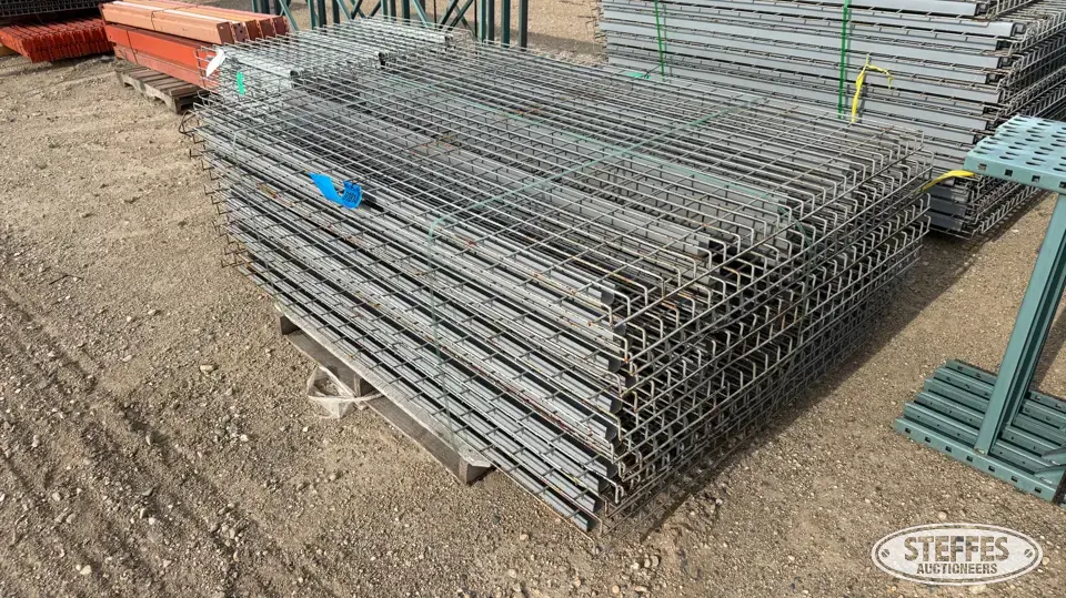 Approx. (14) wire decking Storage and Bench