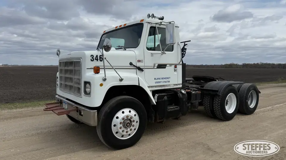1988 International S2200 Conventional Truck without Sleeper
