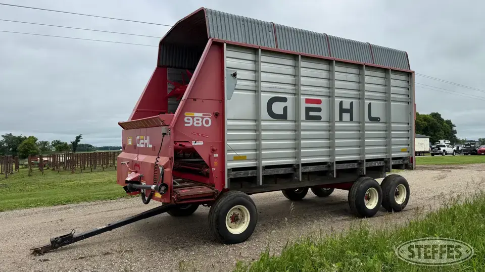 Gehl 980 Forage Wagon