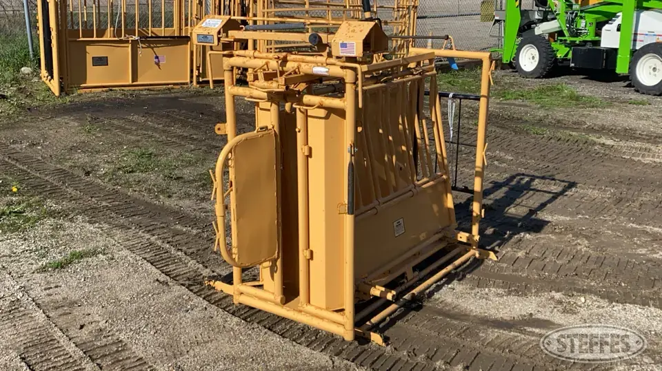 For-Most Squeeze Chute