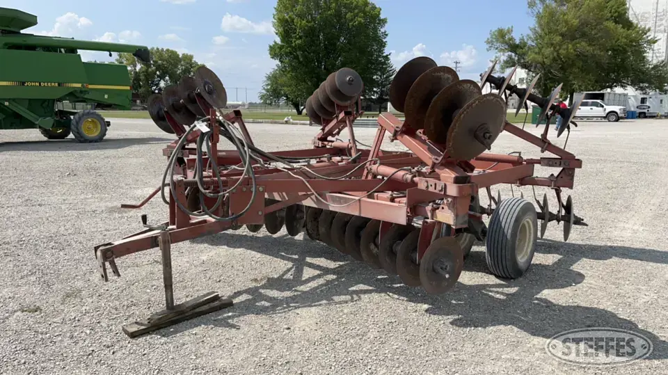 International 475 Disc