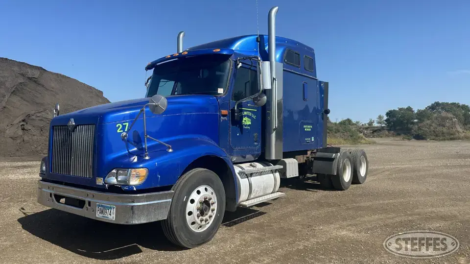 2003 International 9400i Conventional Truck with Sleeper