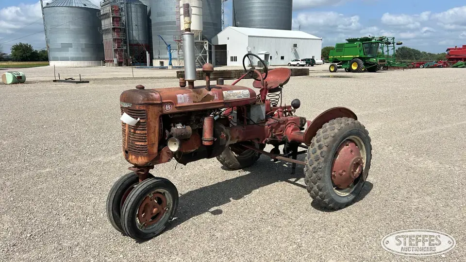 1947 Farmall B 2WD Tractor