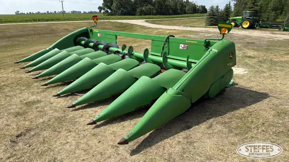 2009 John Deere 608C Corn Head