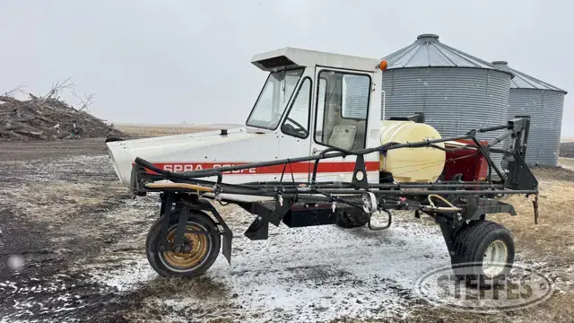 1982 Melroe Spra-Coupe 115