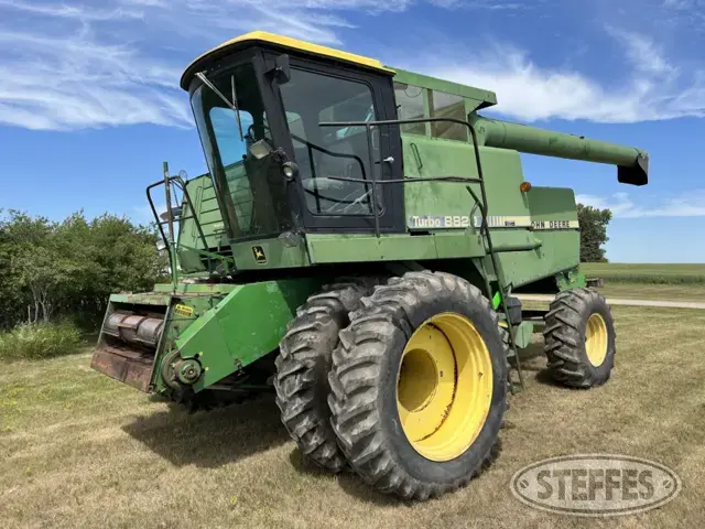 1981 John Deere 8820