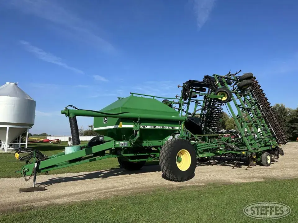 John Deere 730 Air Drills and Air Seeder