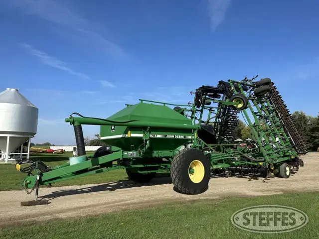 John Deere 730