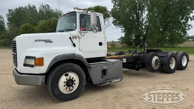 1996 Ford L-9000 AeroMax