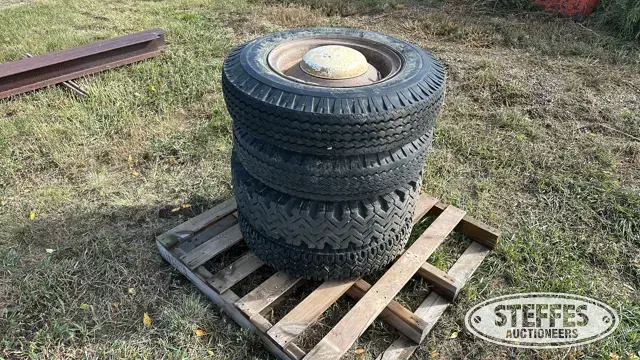 (4) 7.50-17 tires