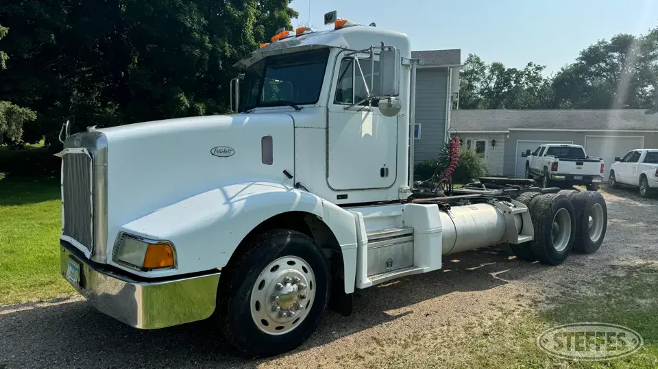 1999 Peterbilt 377 Conventional Truck without Sleeper