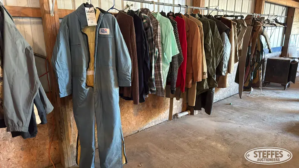 (18) Clothing pcs. Personal Property
