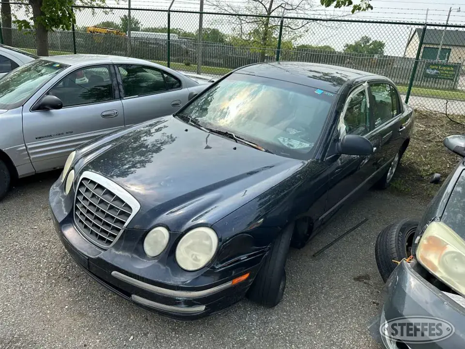 2005 Kia Amanti Car