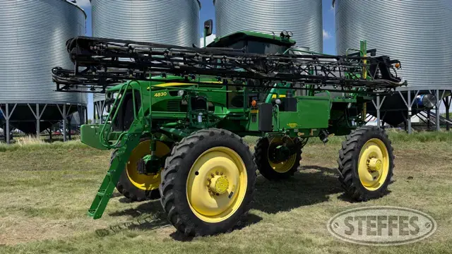 2011 John Deere 4830