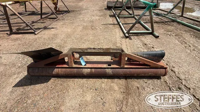 Truck tail roll