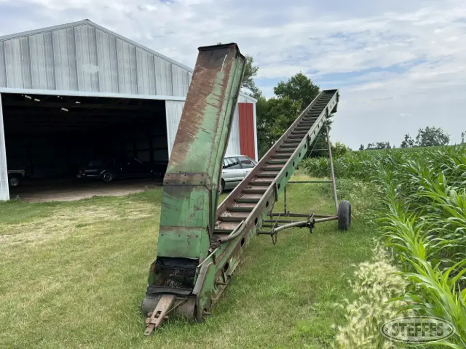 John Deere 350 Bale Handling